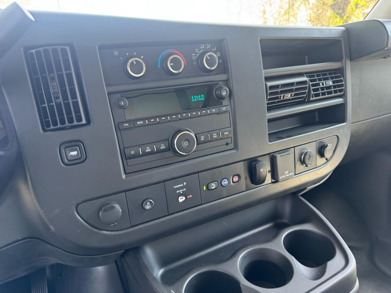 Chevrolet Express Commercial Cutaway 3500 Van 159" 2022