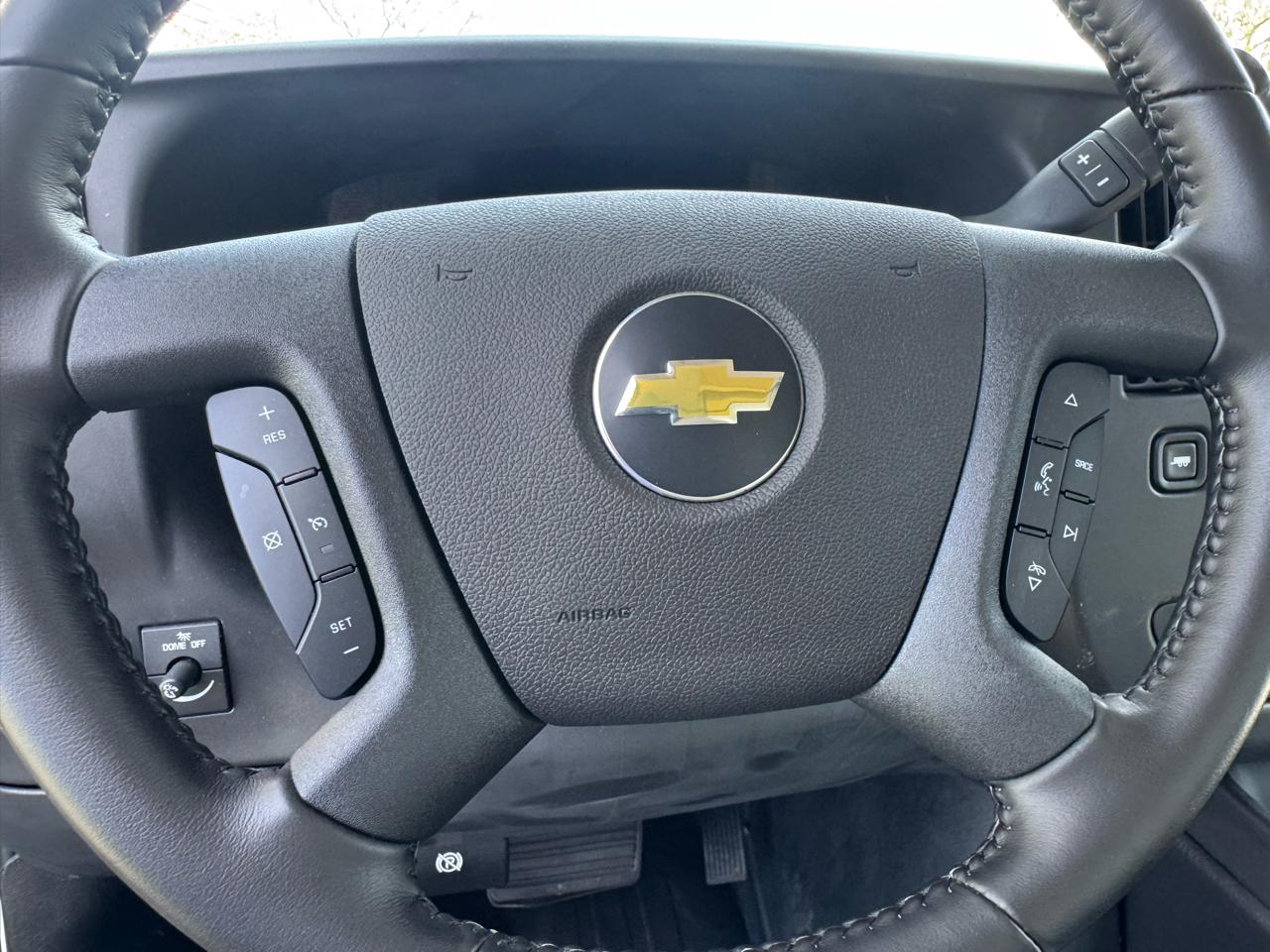 Chevrolet Express Commercial Cutaway 3500 Van 159" 2022