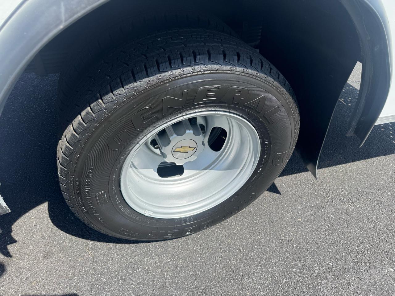 Chevrolet Express Commercial Cutaway 3500 Van 159" 2022