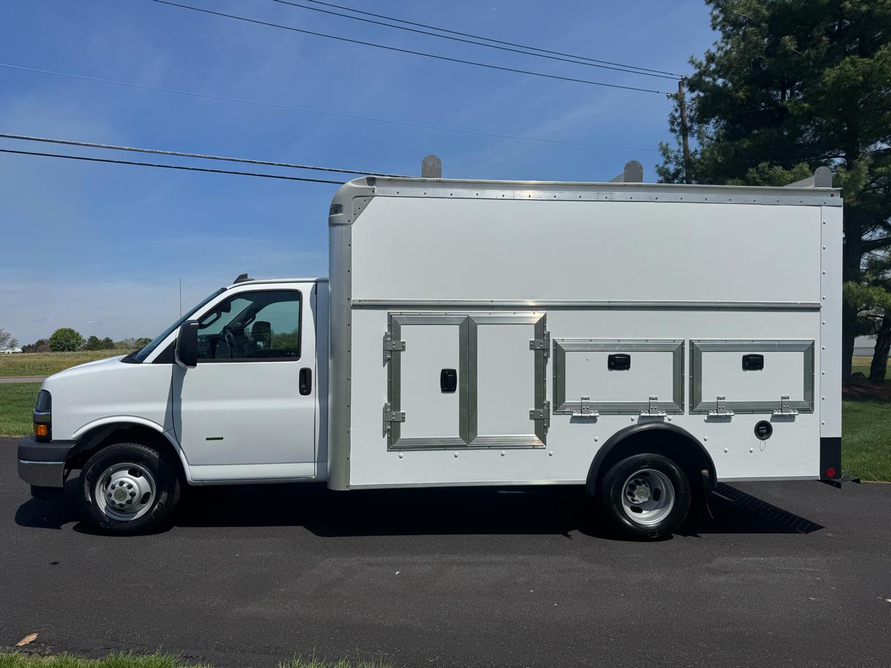Chevrolet Express Commercial Cutaway 3500 Van 159" 2022