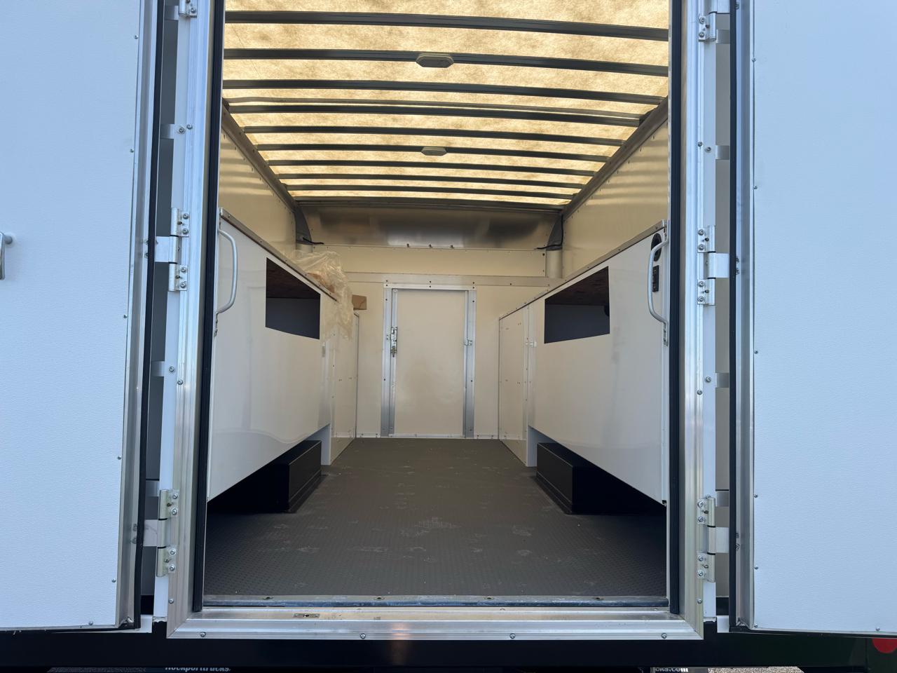 Chevrolet Express Commercial Cutaway 3500 Van 159" 2022