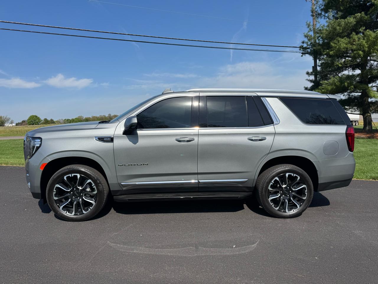 GMC Yukon 4WD 4dr SLT 2024