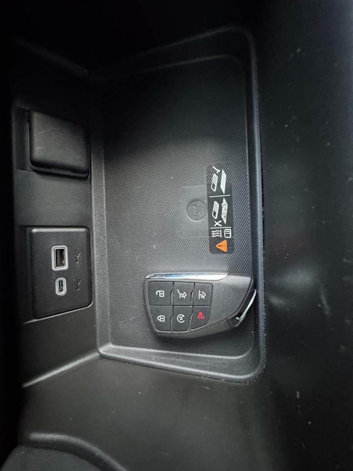 GMC Yukon 4WD 4dr SLT 2024