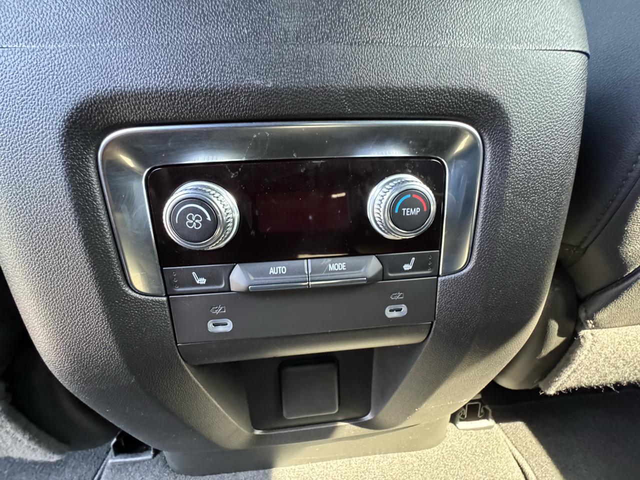 GMC Yukon 4WD 4dr SLT 2024