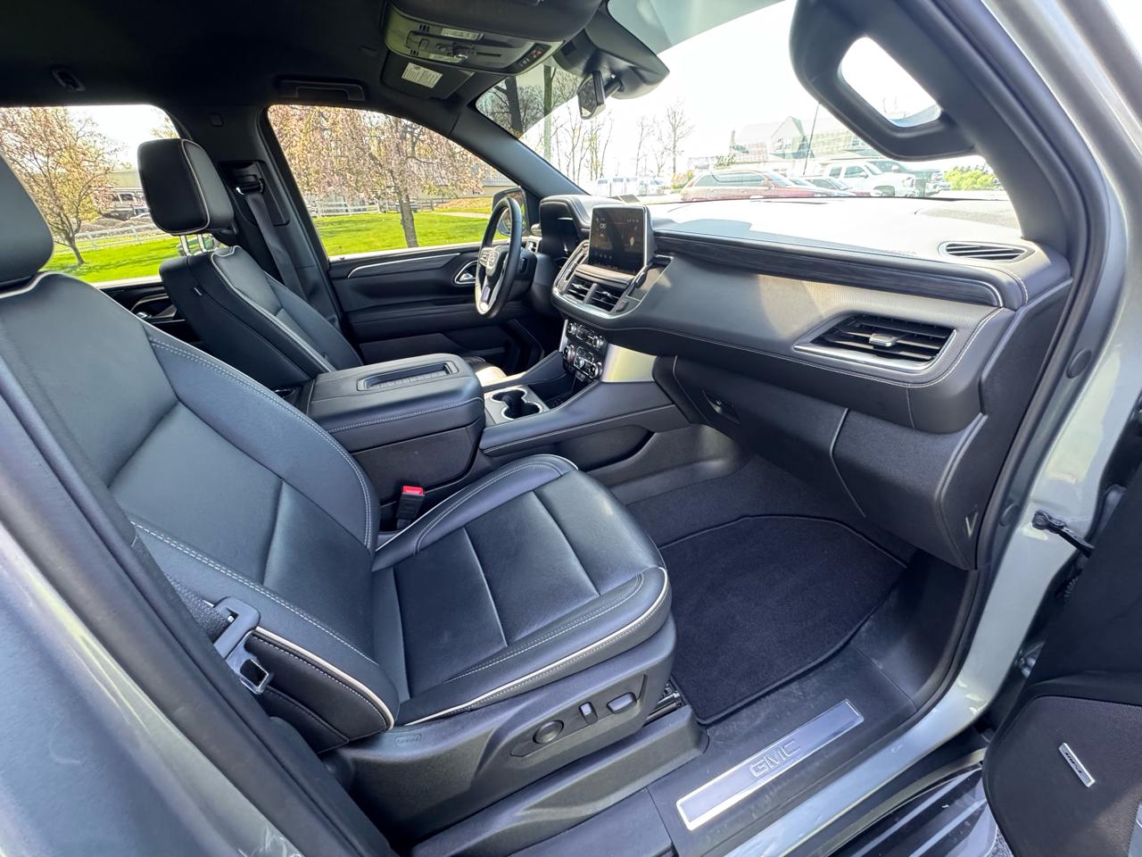 GMC Yukon 4WD 4dr SLT 2024