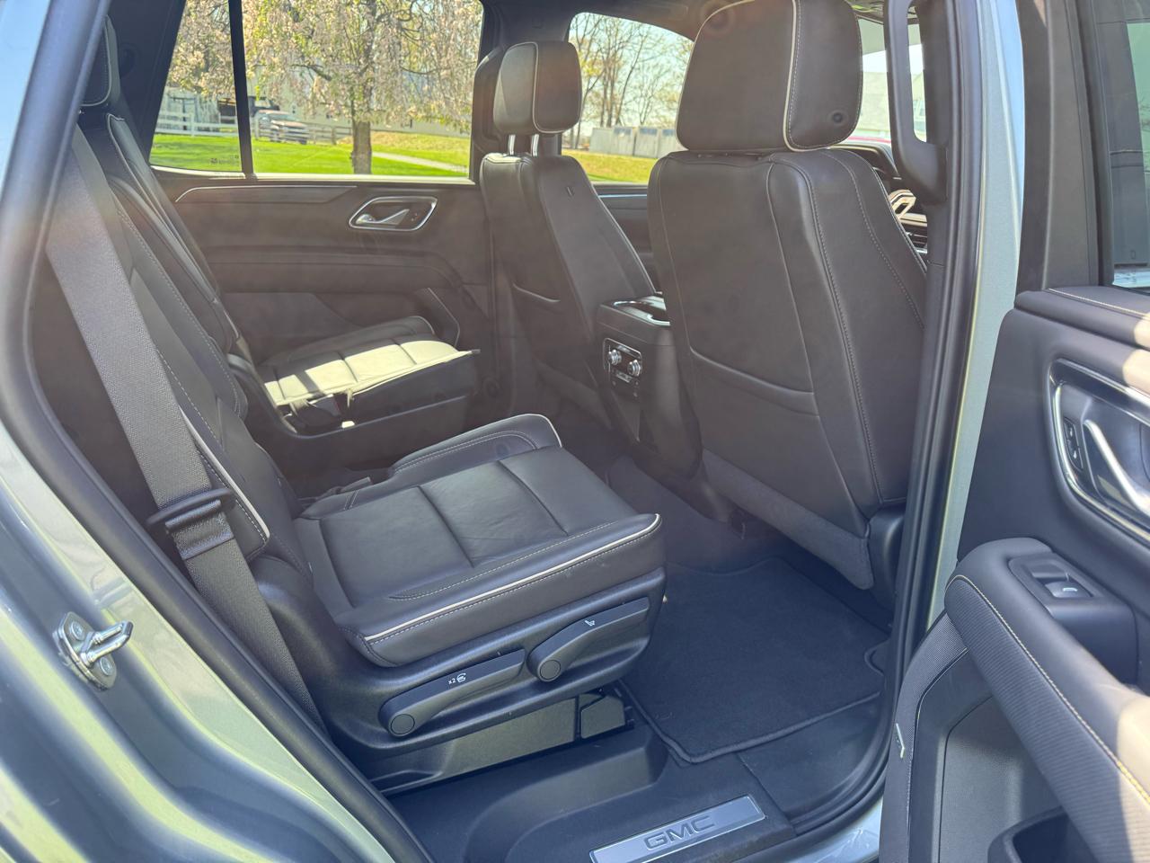 GMC Yukon 4WD 4dr SLT 2024