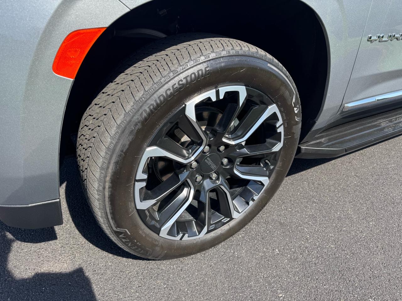 GMC Yukon 4WD 4dr SLT 2024