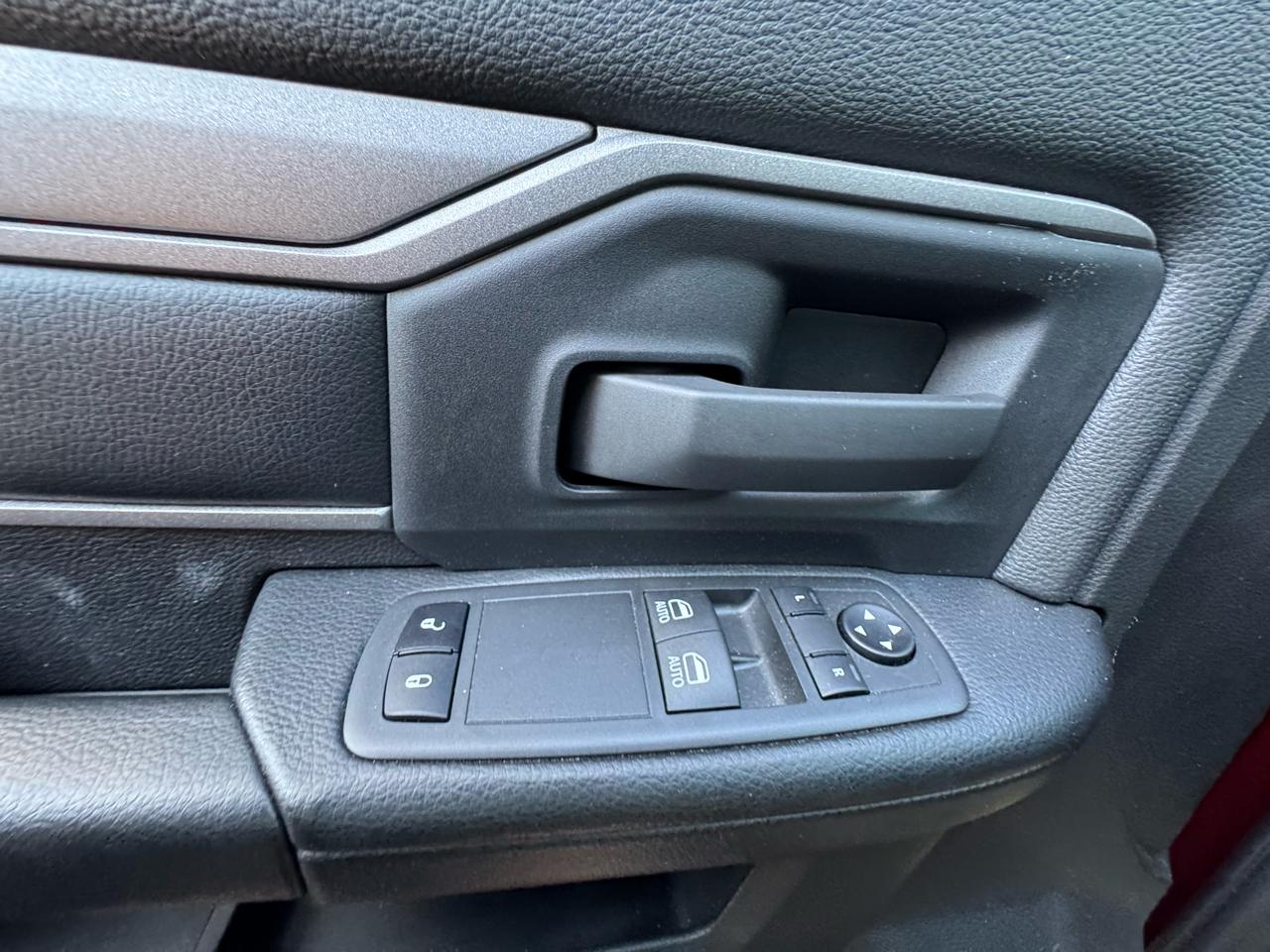 RAM 3500 Tradesman 4x4 Reg Cab 8' Box 2022