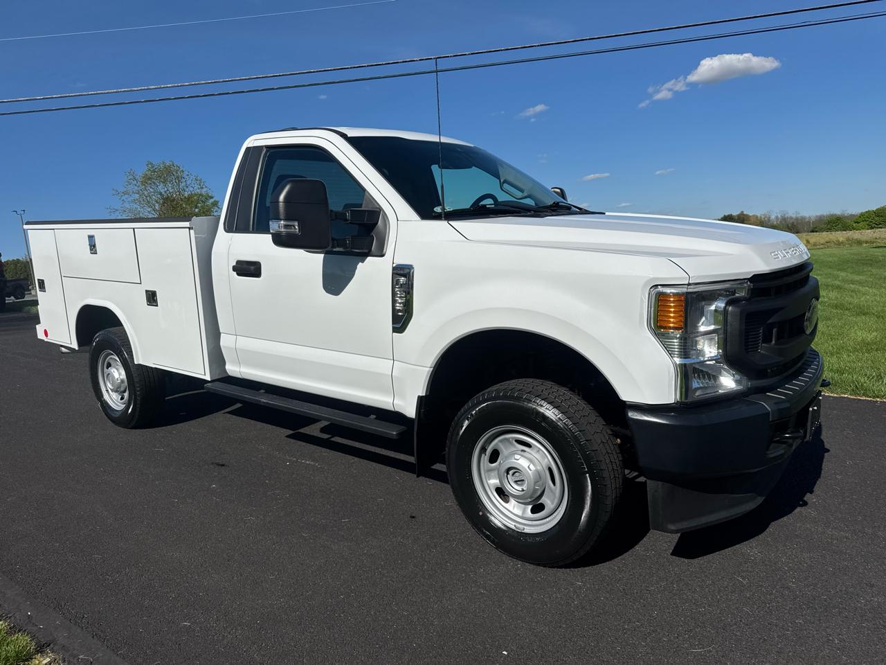 Ford Super Duty F-250 SRW XL 4WD Reg Cab 8' Box 2022