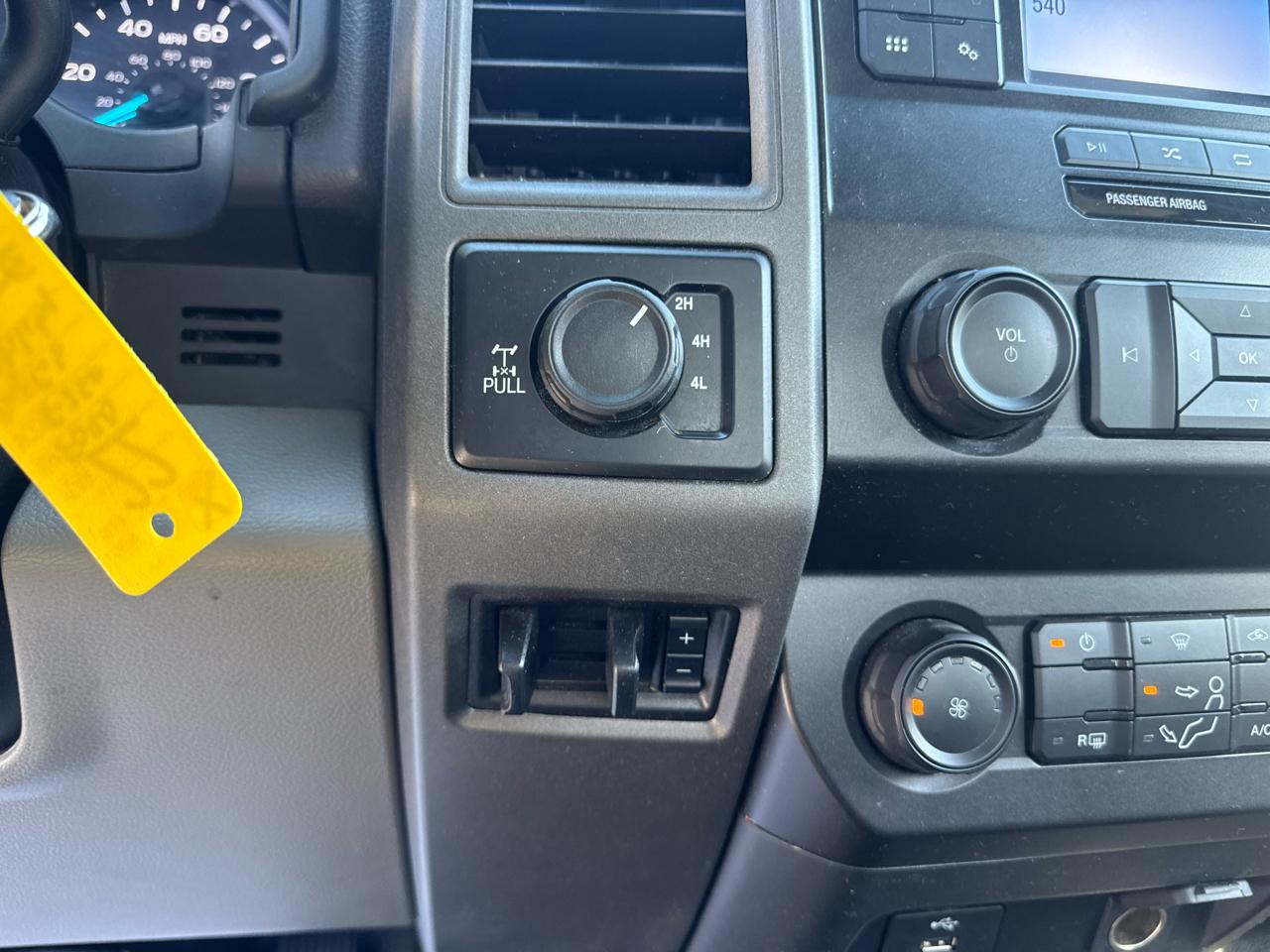 Ford Super Duty F-250 SRW XL 4WD Reg Cab 8' Box 2022