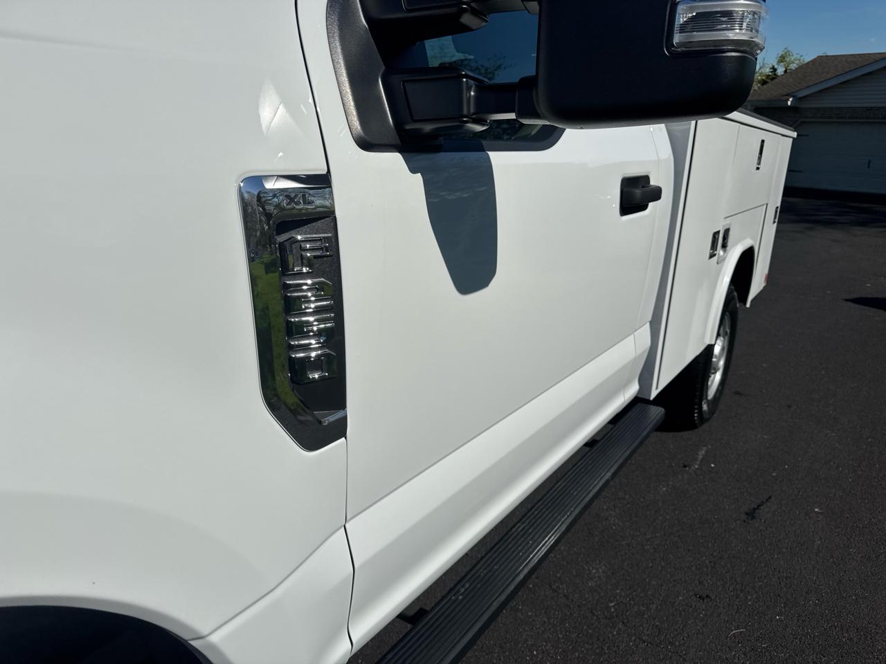 Ford Super Duty F-250 SRW XL 4WD Reg Cab 8' Box 2022