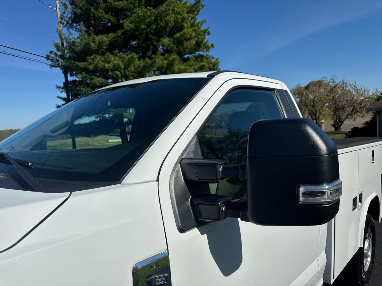 Ford Super Duty F-250 SRW XL 4WD Reg Cab 8' Box 2022