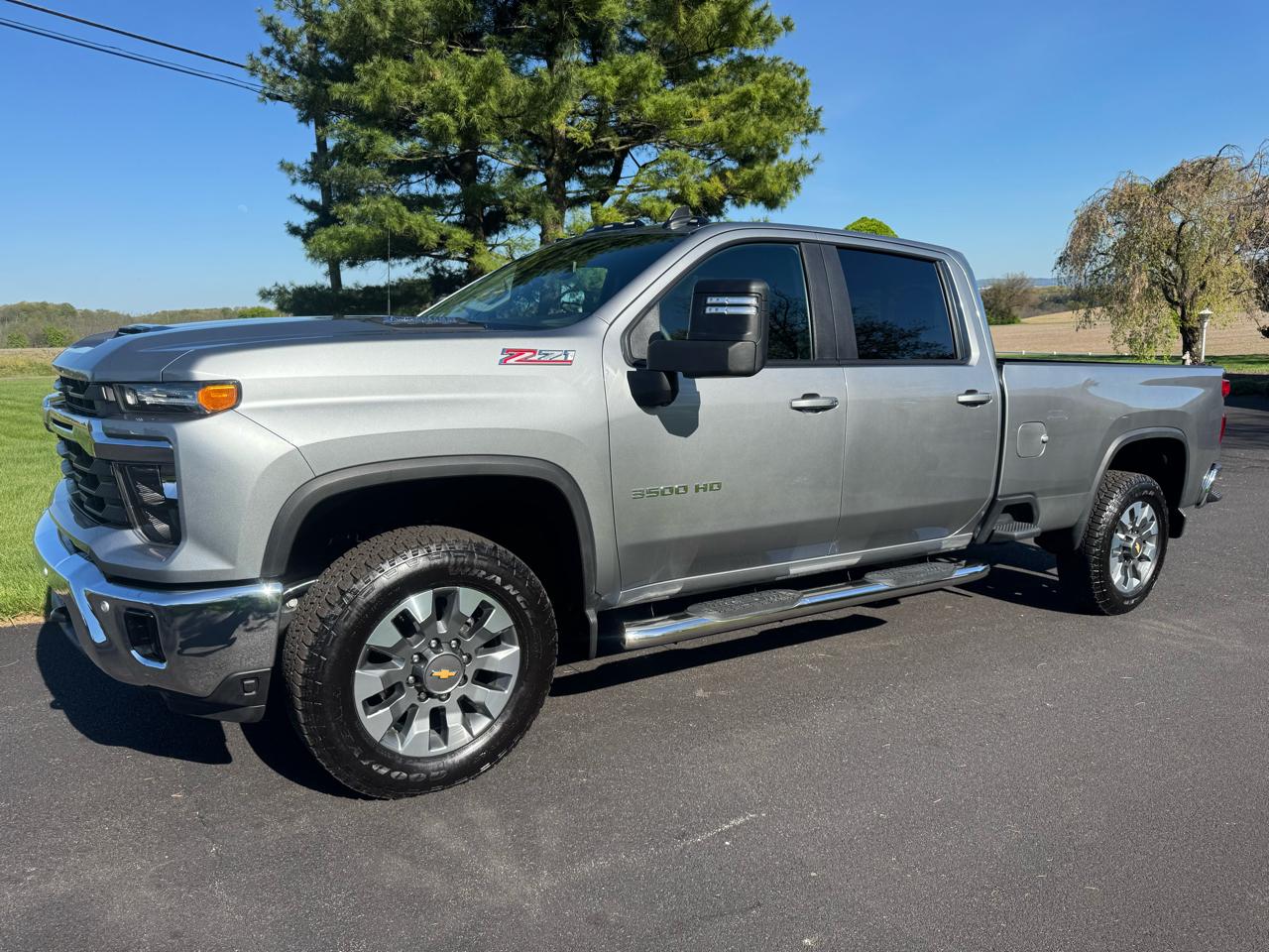 2025 Chevrolet Silverado 3500HD 4WD Crew Cab Long Bed LT