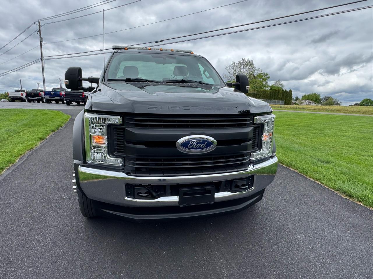 Ford Super Duty F-550 DRW XL 4WD Reg Cab 145" WB 60" CA 2017