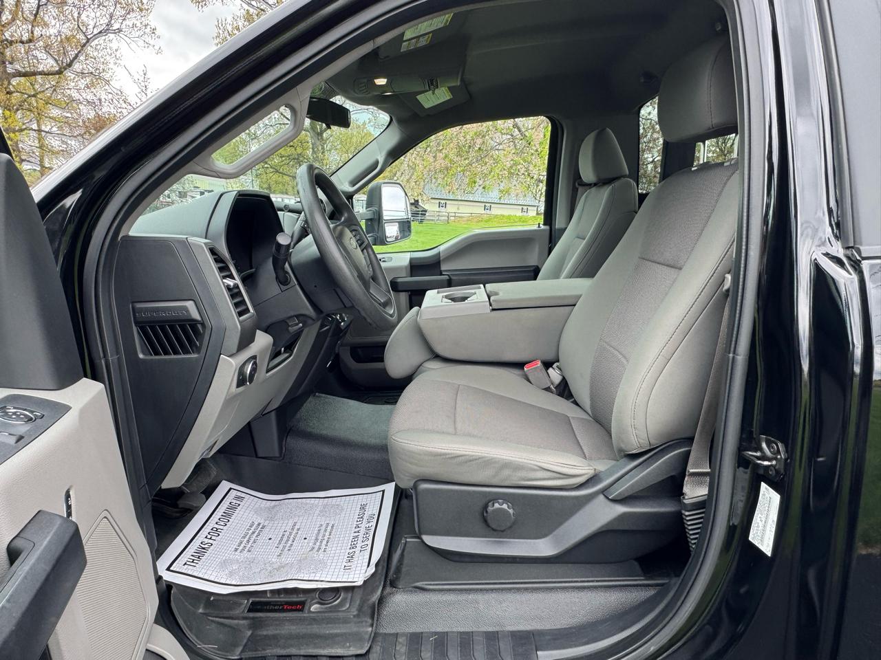 Ford Super Duty F-550 DRW XL 4WD Reg Cab 145" WB 60" CA 2017