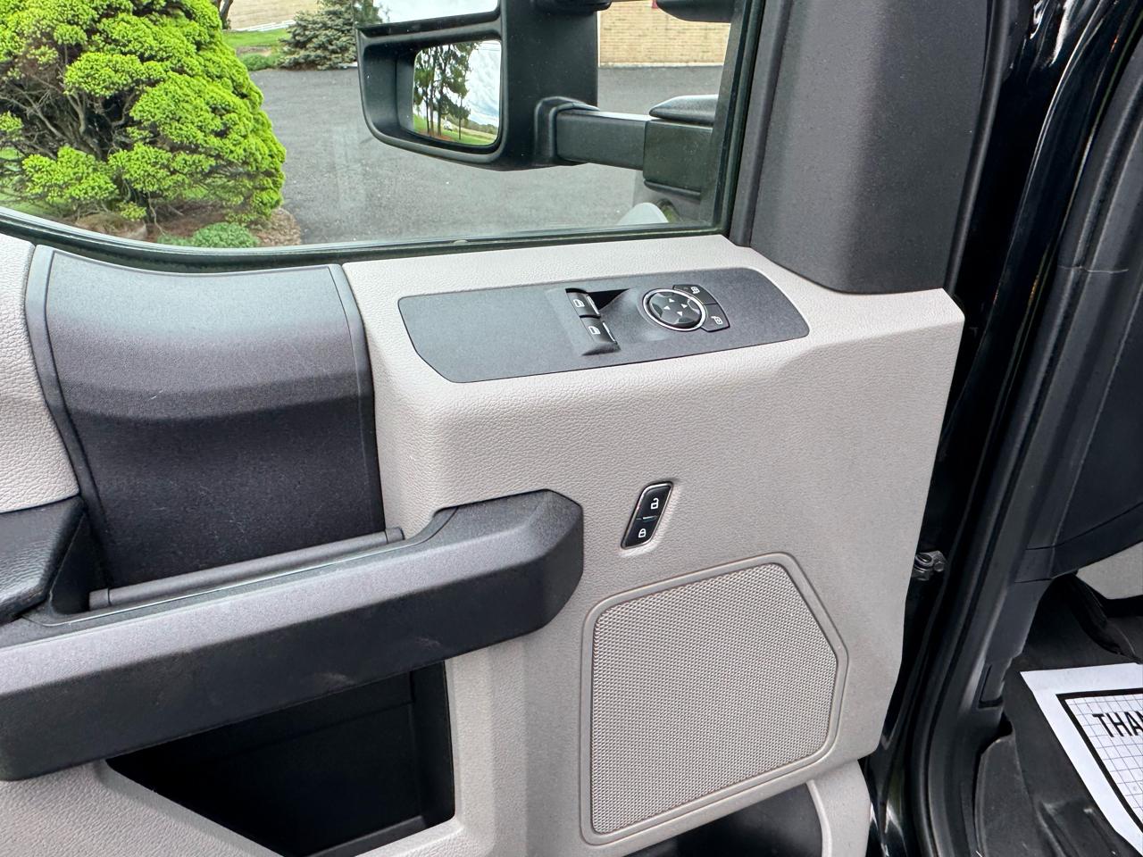 Ford Super Duty F-550 DRW XL 4WD Reg Cab 145" WB 60" CA 2017