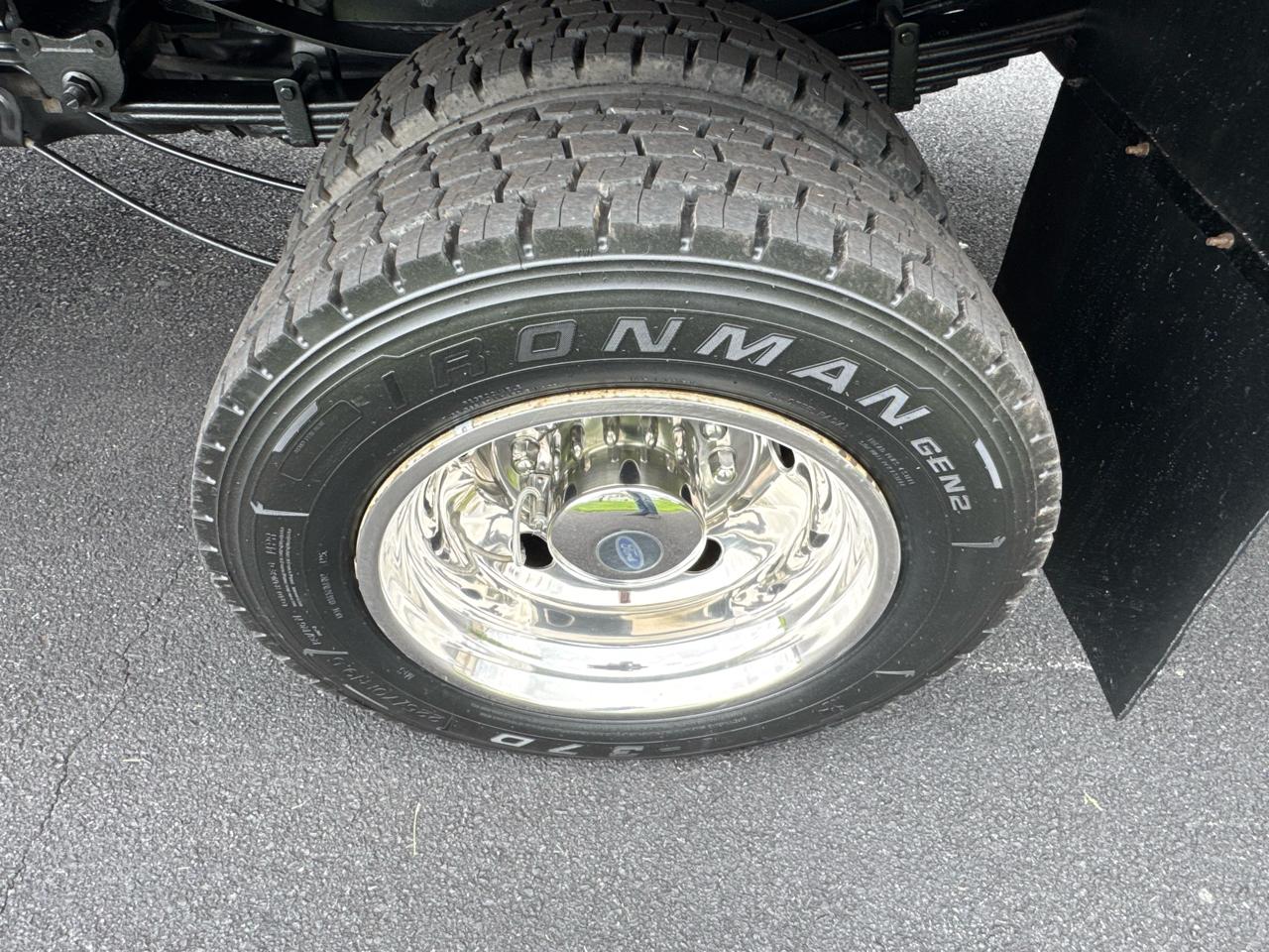Ford Super Duty F-550 DRW XL 4WD Reg Cab 145" WB 60" CA 2017