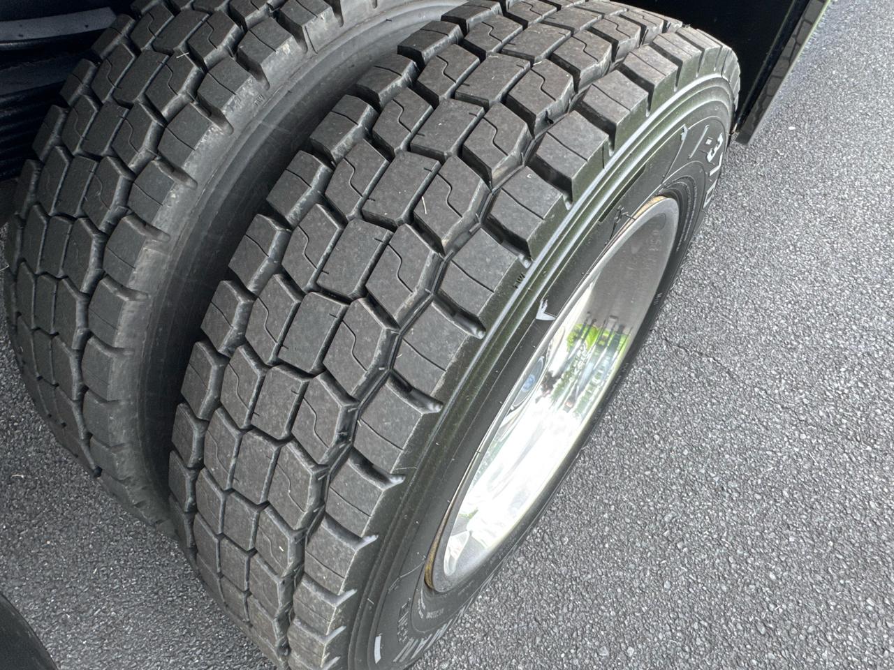 Ford Super Duty F-550 DRW XL 4WD Reg Cab 145" WB 60" CA 2017