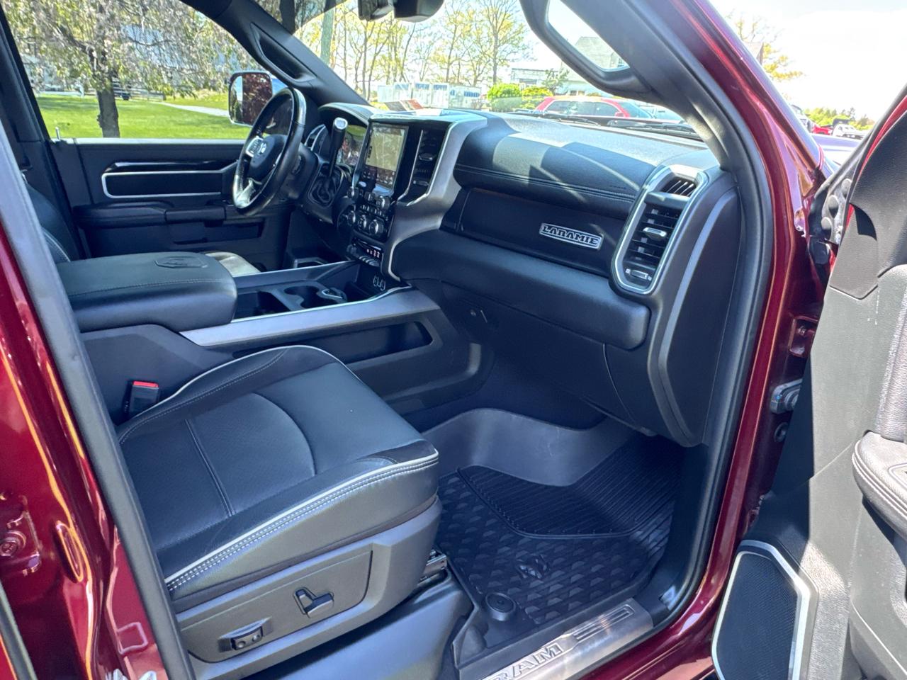 RAM 2500 Laramie 4x4 Crew Cab 6'4" Box 2020