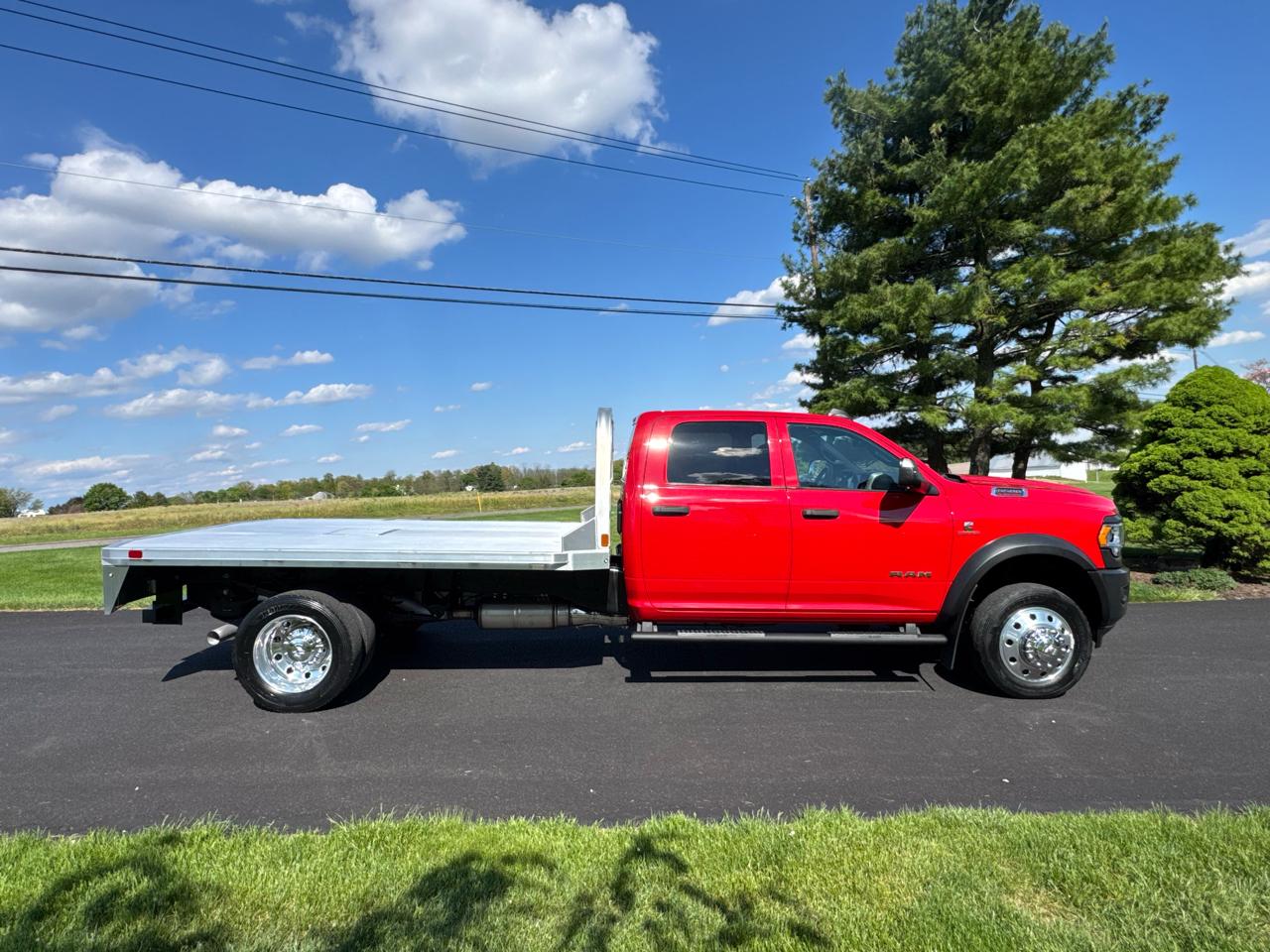 RAM 5500 Chassis Cab Tradesman 4x4 Crew Cab 84" CA 197.4" WB 2022