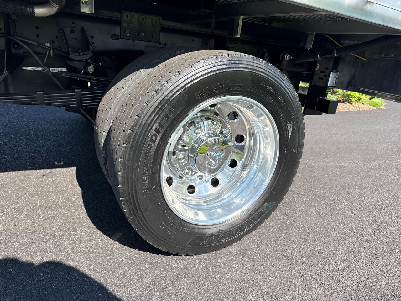 RAM 5500 Chassis Cab Tradesman 4x4 Crew Cab 84" CA 197.4" WB 2022