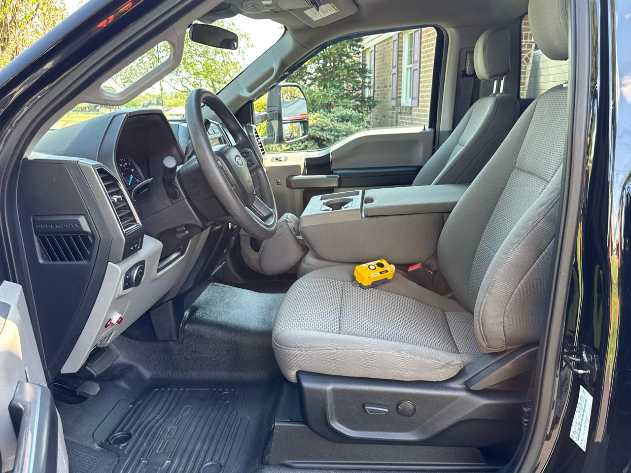 Ford Super Duty F-550 DRW XLT 4WD Reg Cab 145" WB 60" CA 2021