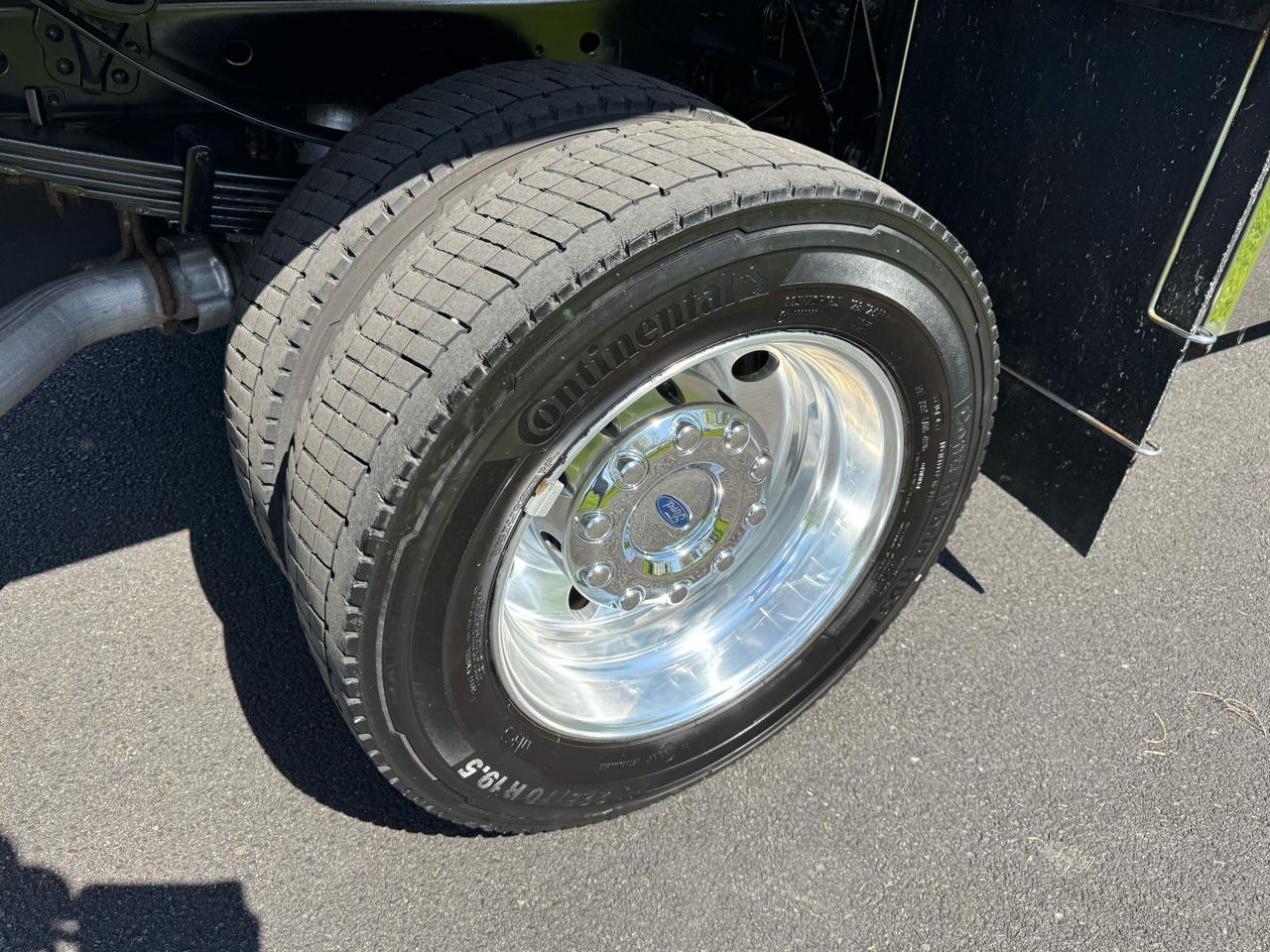 Ford Super Duty F-550 DRW XLT 4WD Reg Cab 145" WB 60" CA 2021