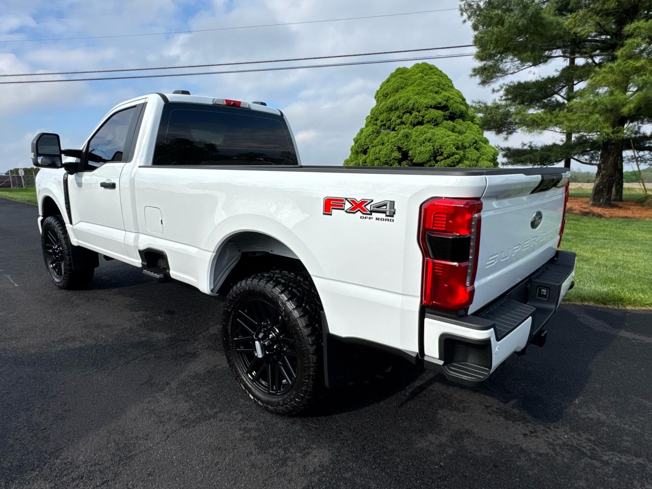 Ford Super Duty F-250 SRW XLT 4WD Reg Cab 8' Box 2020