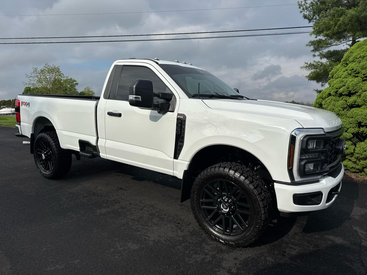 Ford Super Duty F-350 SRW  2024
