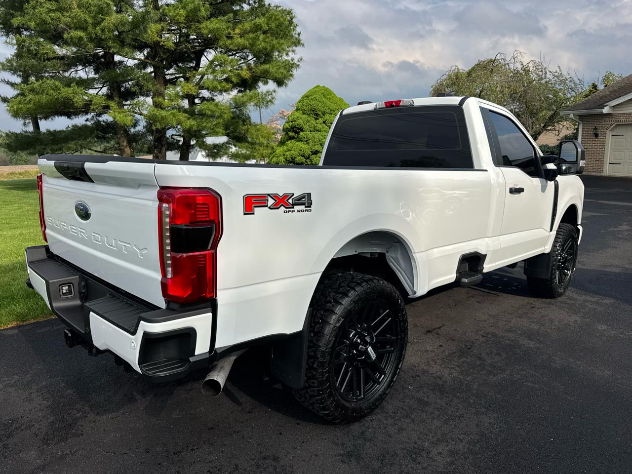 Ford Super Duty F-350 SRW  2024
