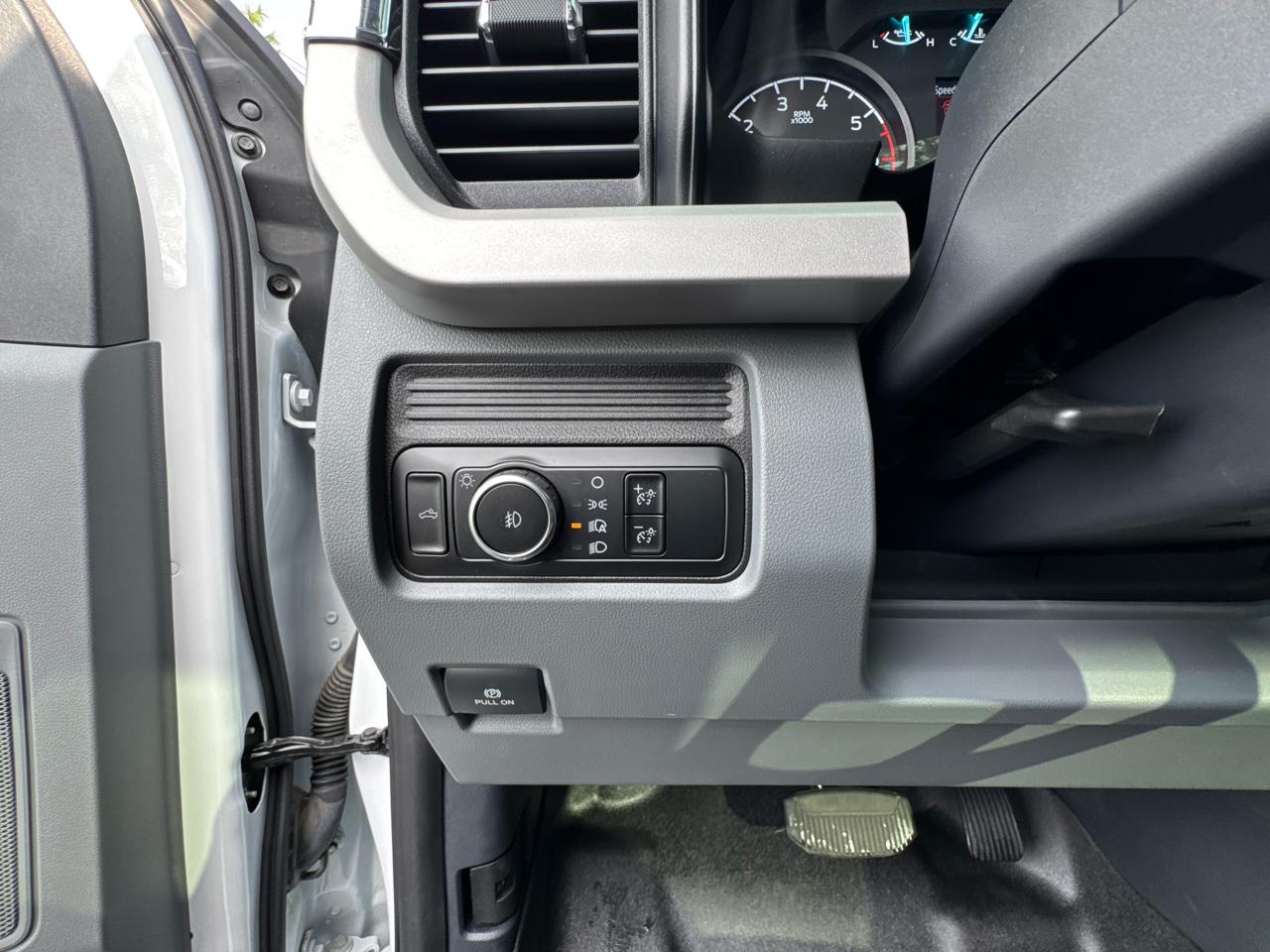 Ford Super Duty F-350 SRW  2024