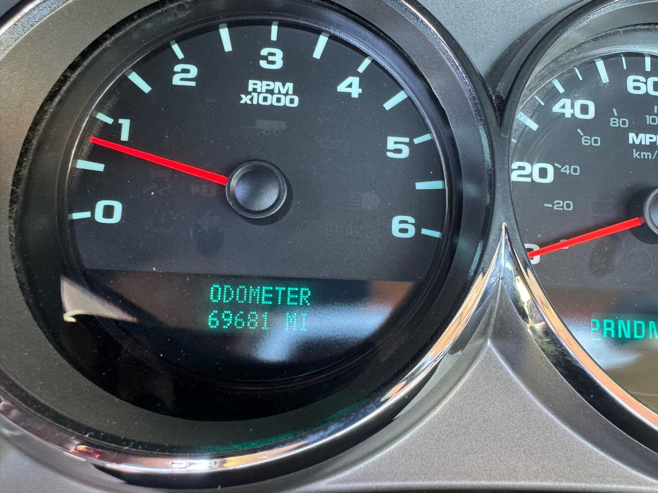 GMC Sierra 3500HD 2WD Reg Cab 137.5" WB, 59.8" CA WT 2011