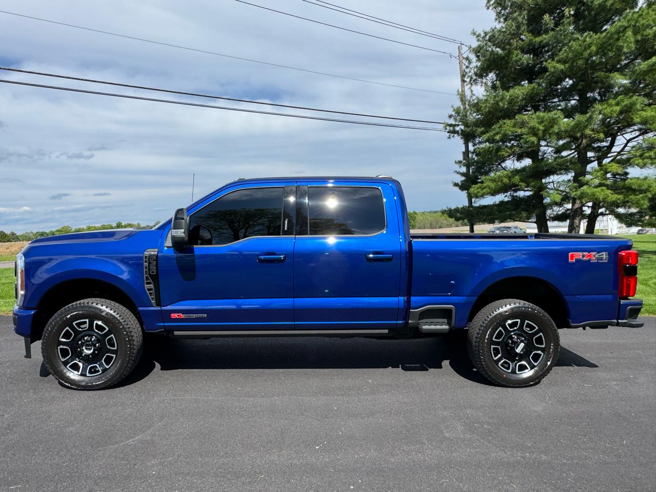 Ford Super Duty F-350 SRW Platinum 4WD Crew Cab 6.75' Box 2026