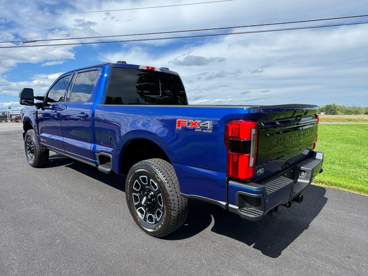 Ford Super Duty F-350 SRW Platinum 4WD Crew Cab 6.75' Box 2026
