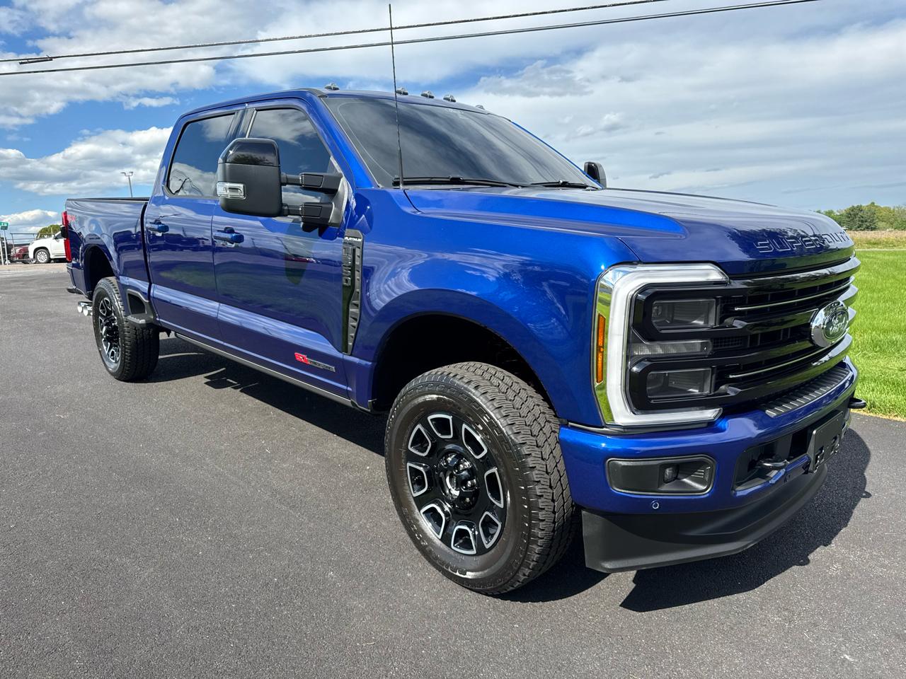 Ford Super Duty F-350 SRW Platinum 4WD Crew Cab 6.75' Box 2026