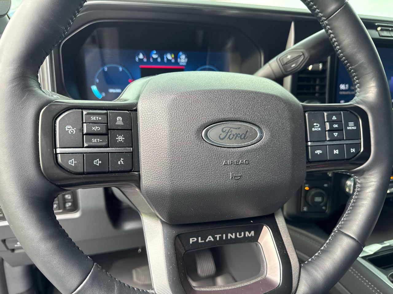 Ford Super Duty F-350 SRW Platinum 4WD Crew Cab 6.75' Box 2026