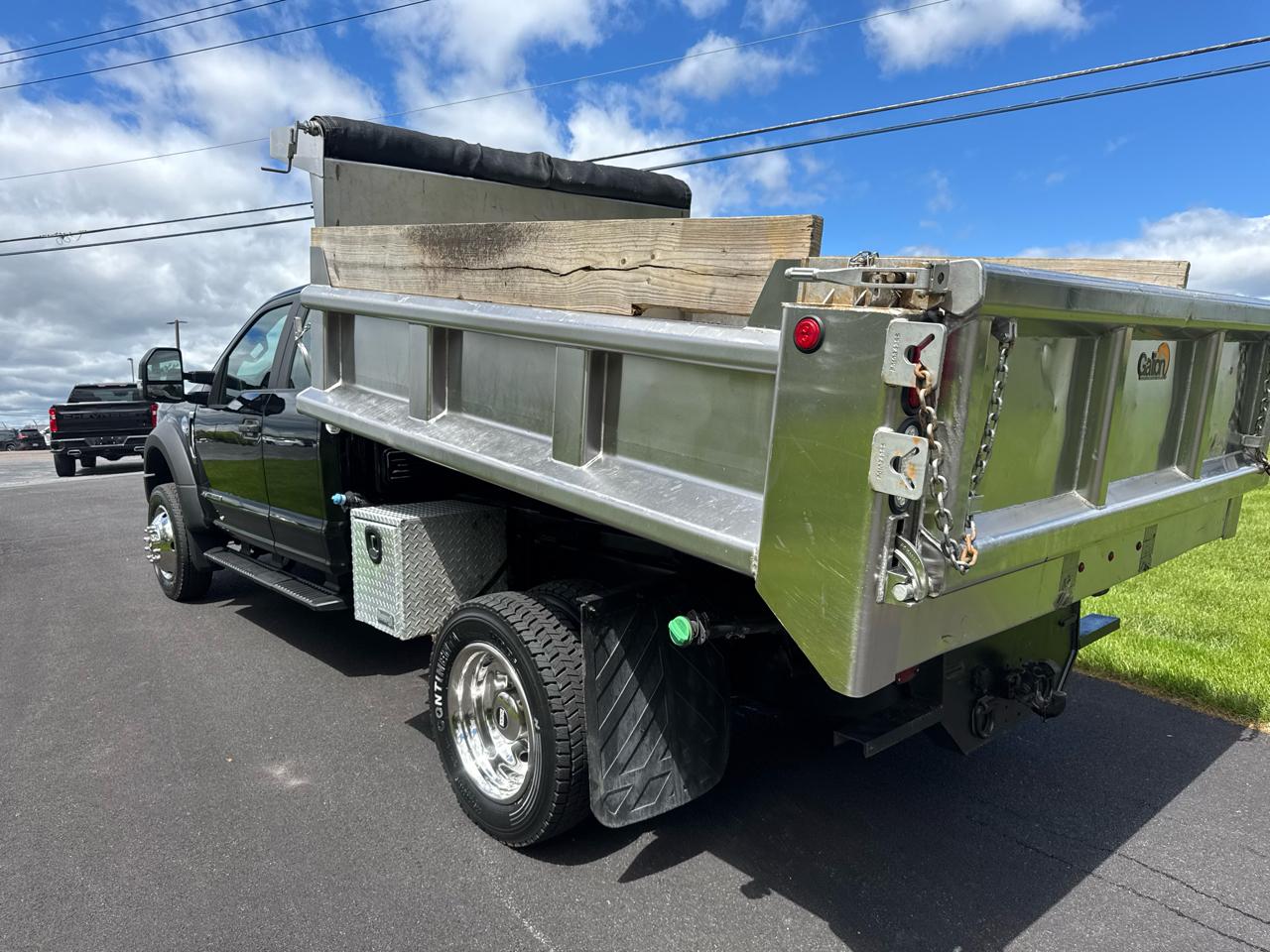 Ford Super Duty F-550 DRW XL 4WD SuperCab 168" WB 60" CA 2017