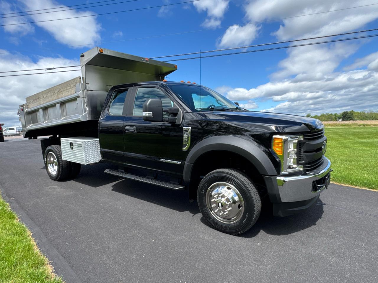 Ford Super Duty F-550 DRW XL 4WD SuperCab 168" WB 60" CA 2017