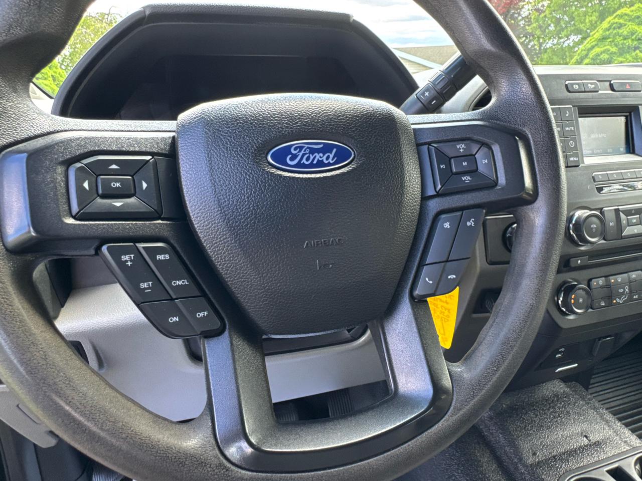 Ford Super Duty F-550 DRW XL 4WD SuperCab 168" WB 60" CA 2017