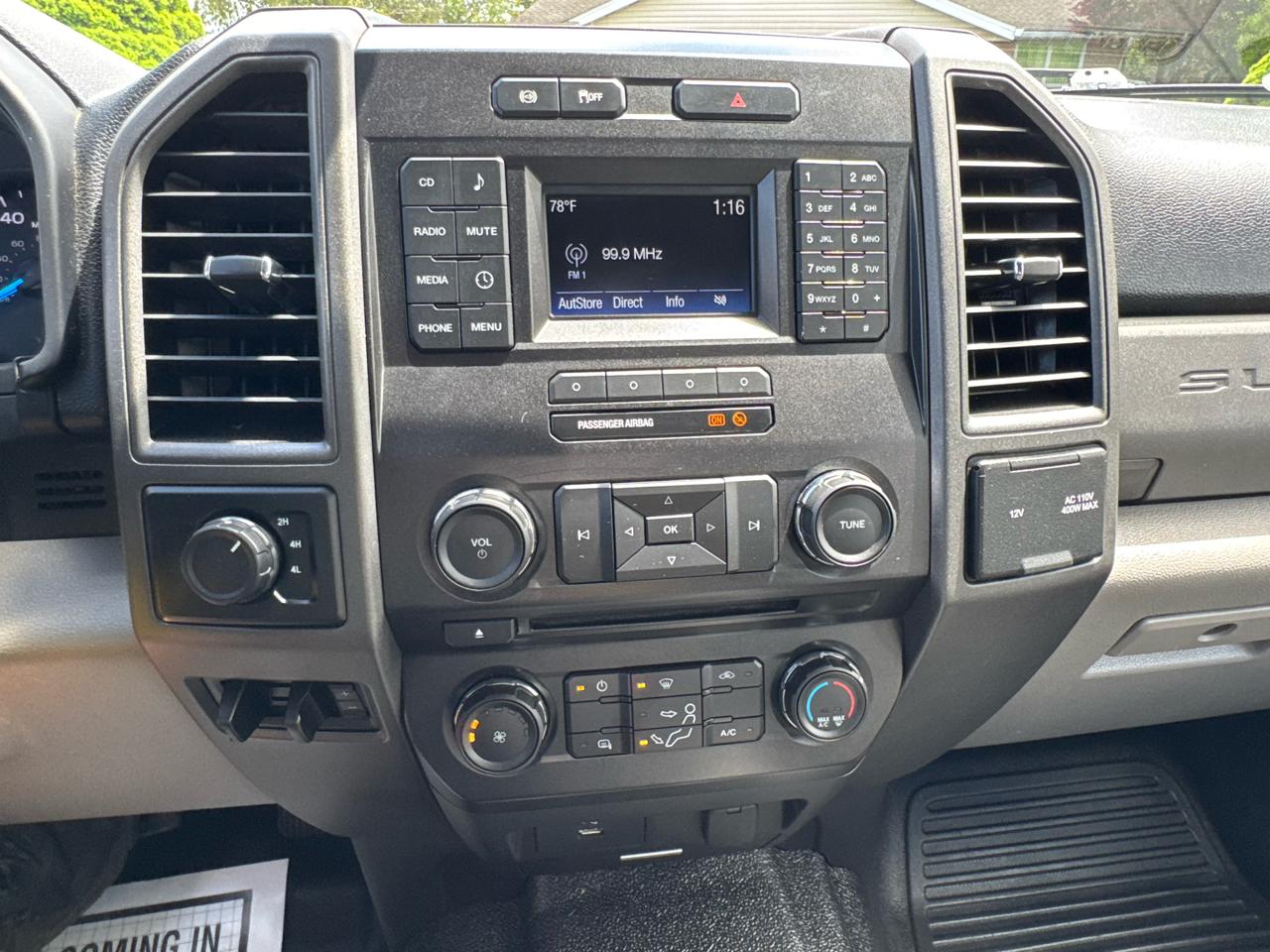 Ford Super Duty F-550 DRW XL 4WD SuperCab 168" WB 60" CA 2017