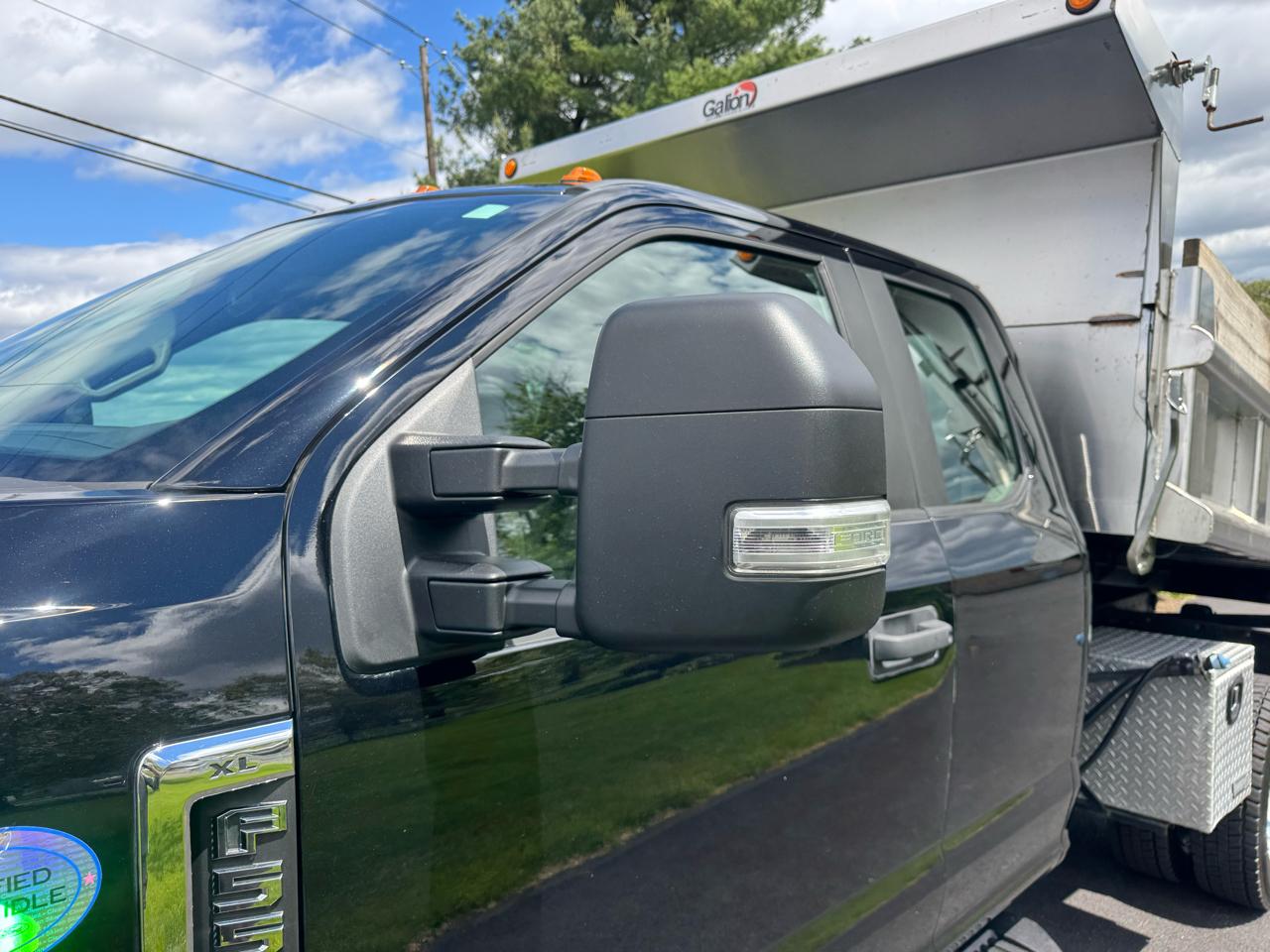Ford Super Duty F-550 DRW XL 4WD SuperCab 168" WB 60" CA 2017