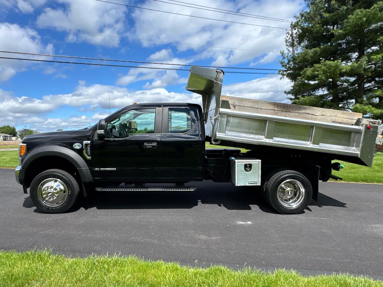 Ford Super Duty F-550 DRW XL 4WD SuperCab 168" WB 60" CA 2017
