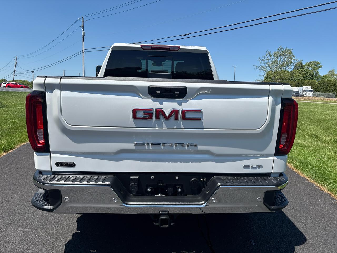 GMC Sierra 1500 4WD Crew Cab 157" SLT 2024