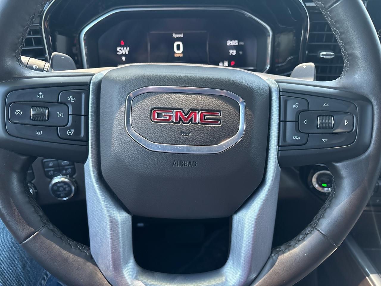 GMC Sierra 1500 4WD Crew Cab 157" SLT 2024
