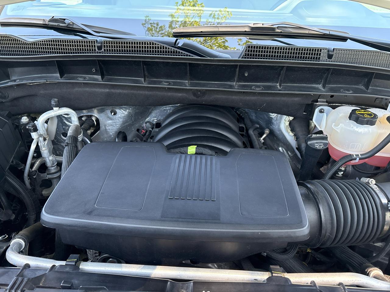 GMC Sierra 1500 4WD Crew Cab 157" SLT 2024