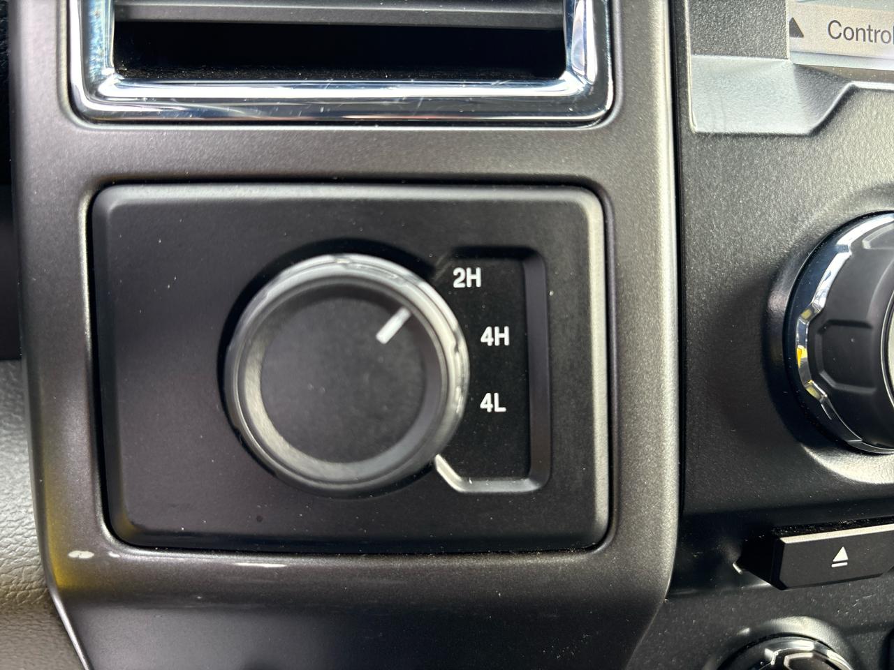 Ford Super Duty F-550 DRW XLT 4WD Crew Cab 203" WB 84" CA 2017