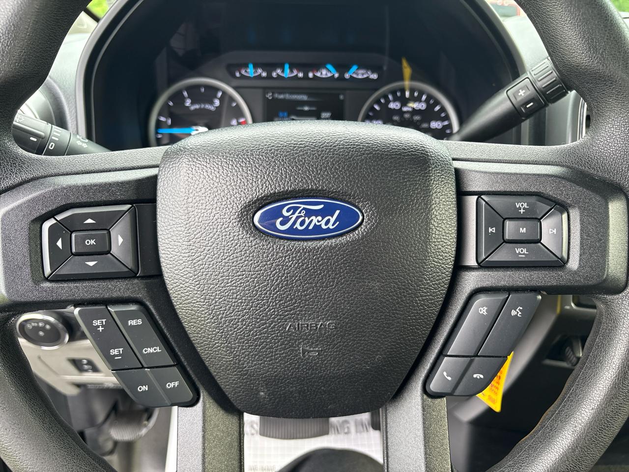 Ford Super Duty F-550 DRW XLT 4WD Crew Cab 203" WB 84" CA 2017