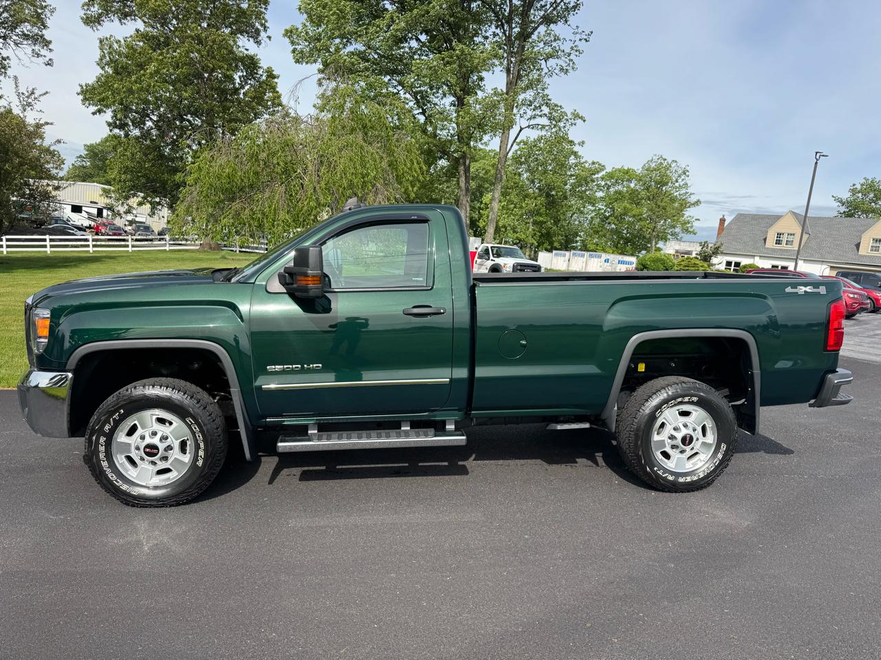 GMC Sierra 2500HD 4WD Reg Cab 133.6" 2015