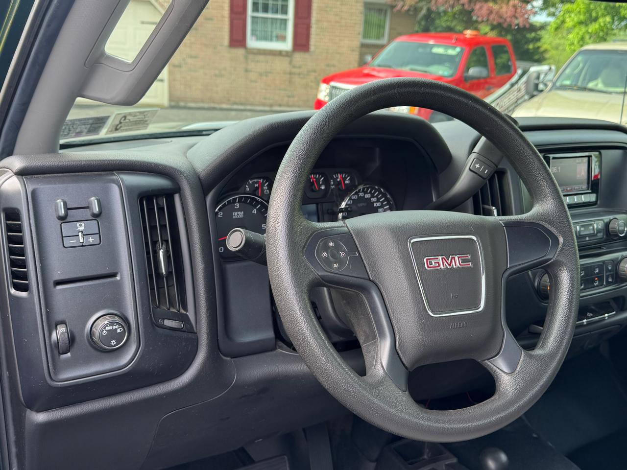 GMC Sierra 2500HD 4WD Reg Cab 133.6" 2015