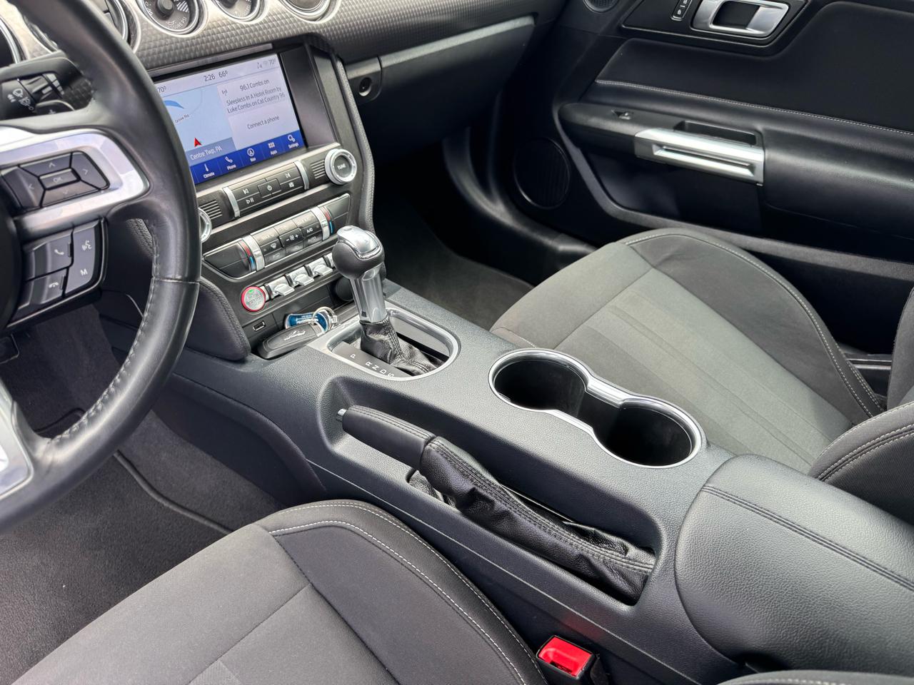 Ford Mustang EcoBoost Fastback 2021